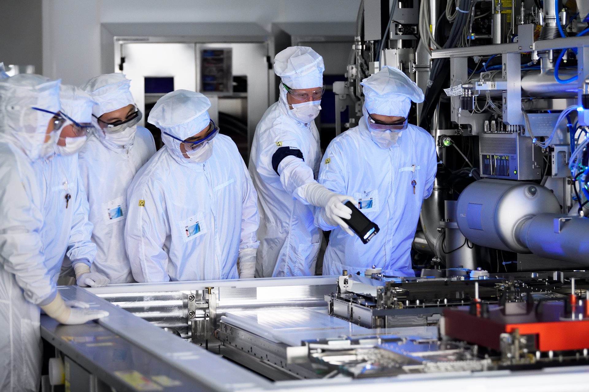 cleanroom euv wafer stage training cleanroom euv wafer stage training