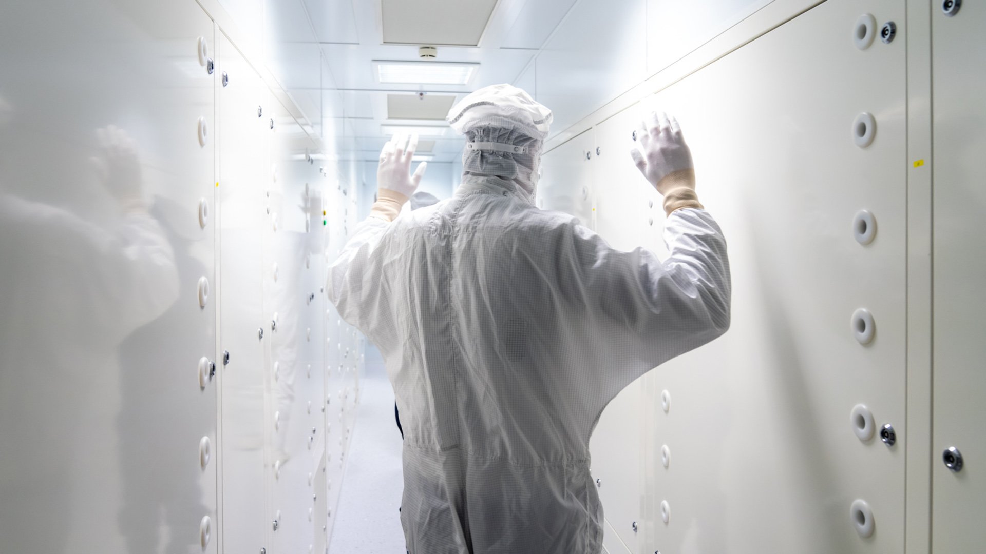 ASML cleanroom ASML cleanroom