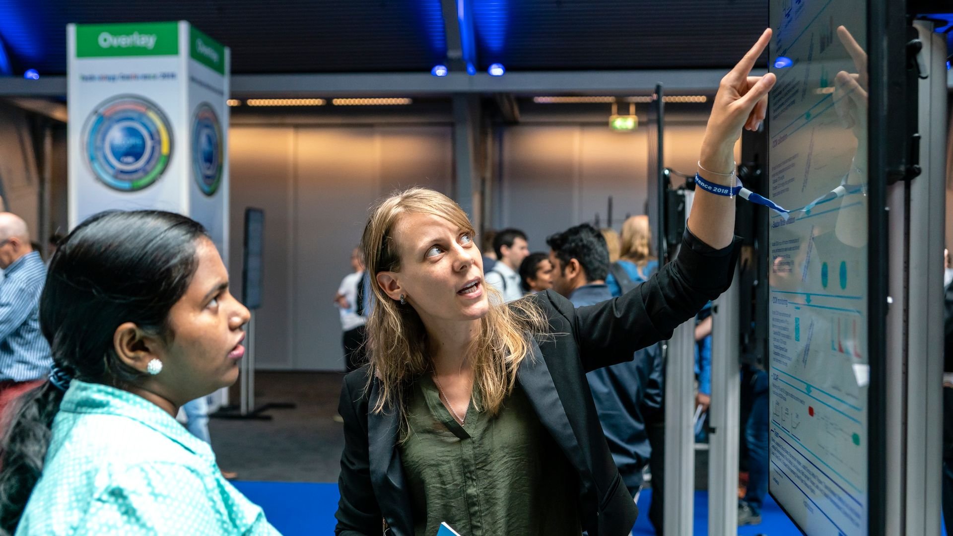 ASML Technology Conference Engineer presents her technical poster48573 ASML Technology Conference Engineer presents her technical poster48573