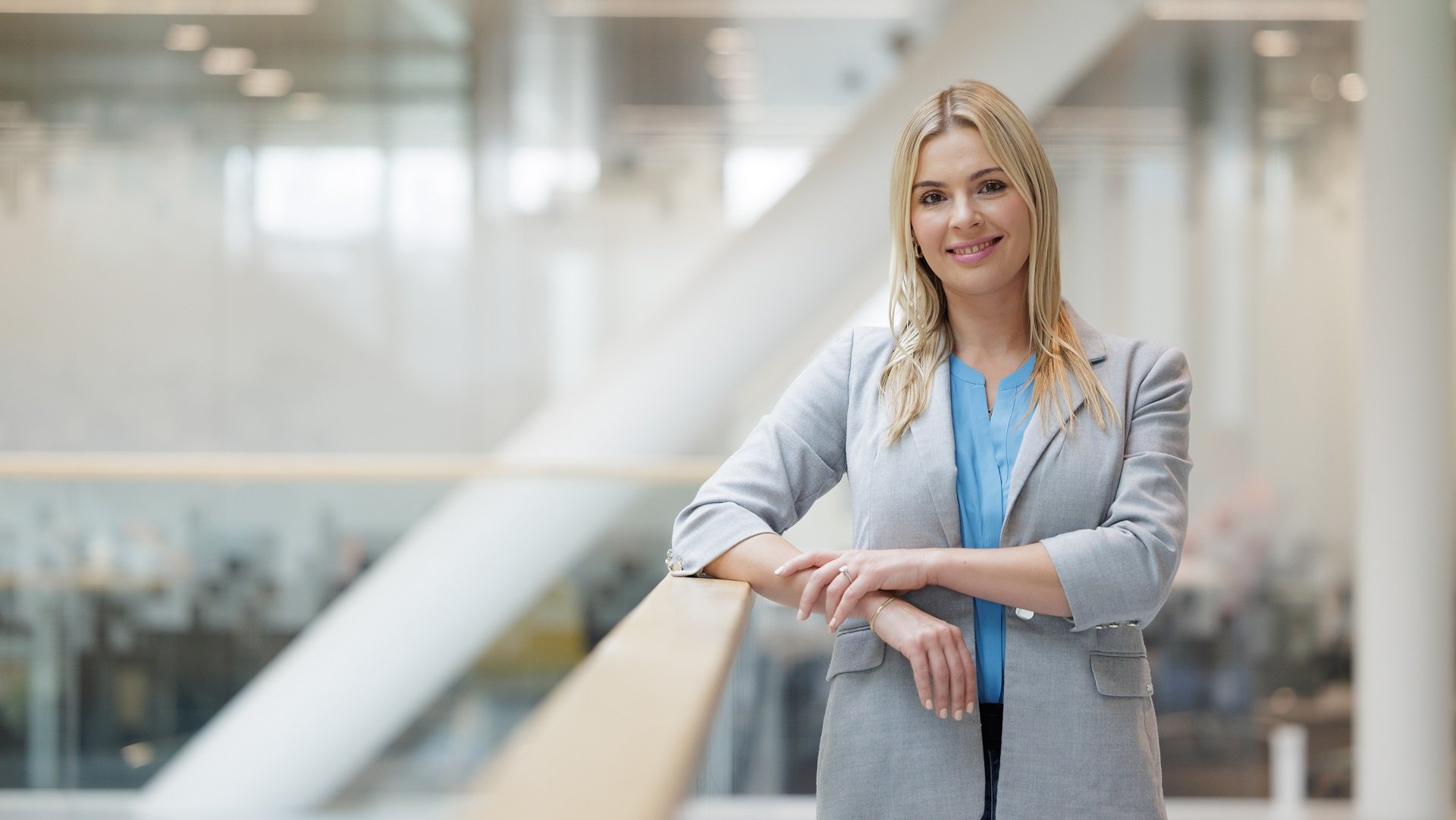 ASML_AR_2023_Anya_Kish_161 header