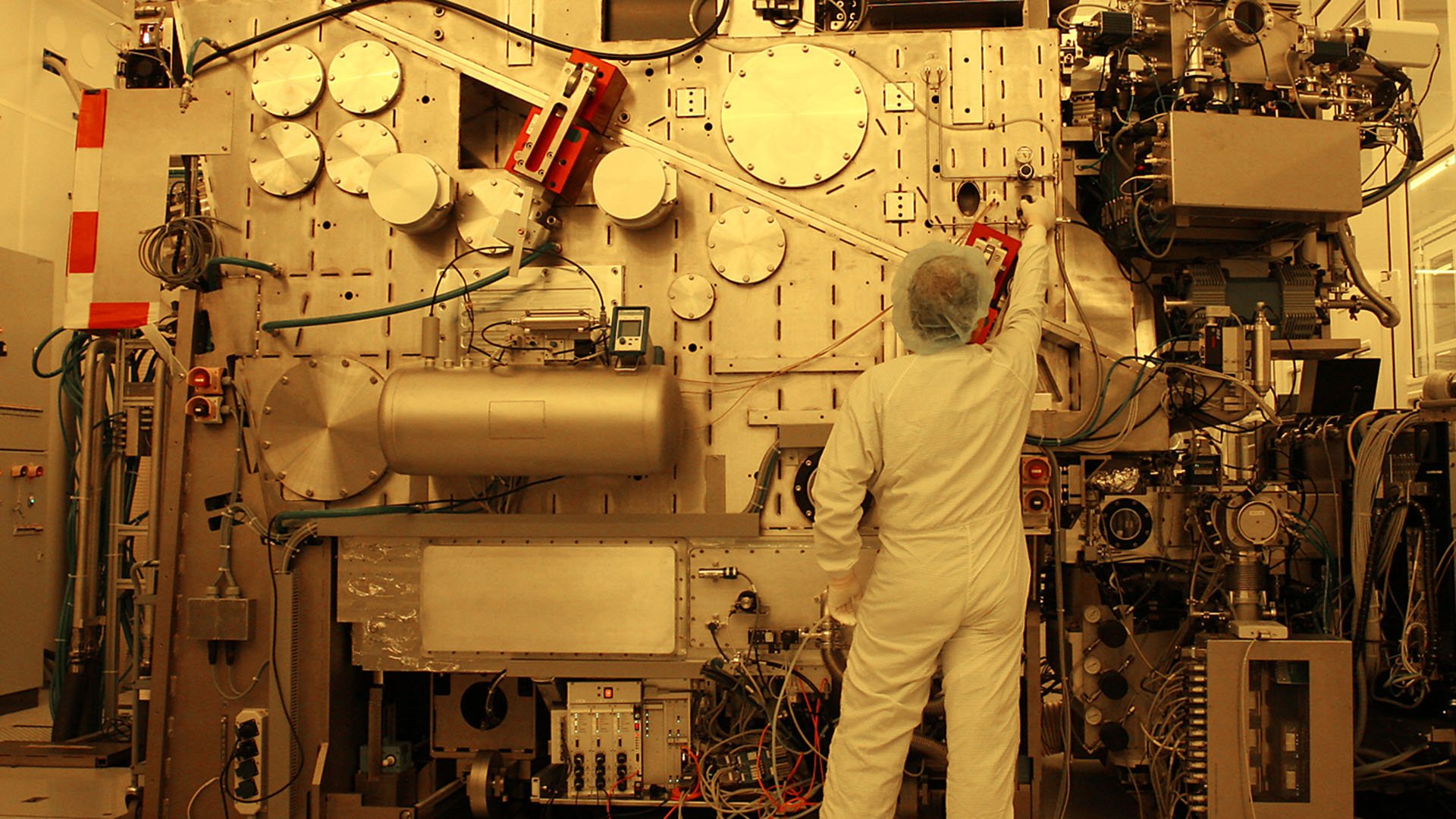 The first EUV Alpha Demo Tool, shipped in 2006.