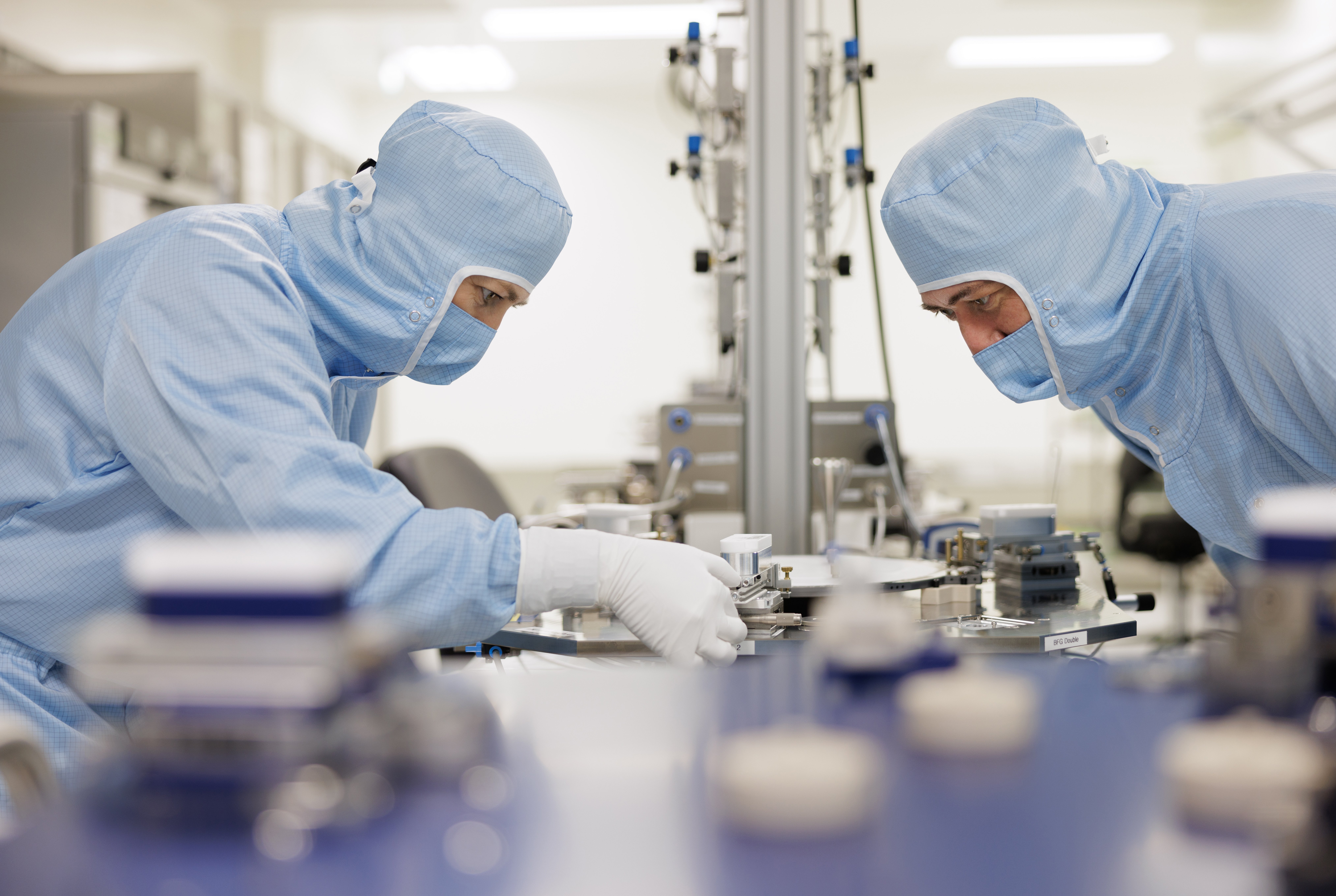 Arbeiten im Reinraum Arbeiten im Reinraum